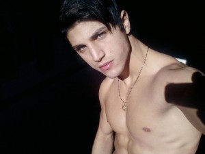 Pietro Escort putos hombres, putas mujeres, travestis de todas las regiones en Santiago |  Cabro exclusivo solo para caballeros discretos y reservados foto real , Full time 24 horas . 22 a&Ntilde;os 1.75 dotacion 19 cm lampi&Ntilde;o culon - see m