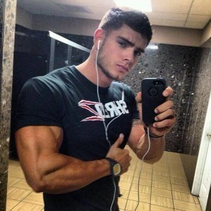 Eduardo Escort putos hombres, putas mujeres, travestis de todas las regiones en Santiago |  Eduardo scort a1 , dotado 19 cm reservado discreto guapo foto real -, 24 horas de atencion c/departamento en providencia , deportista - see