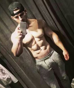 Arturo Escort putos hombres, putas mujeres, travestis de todas las regiones en Santiago |  Cabro guapo foto real , caliente culeador macho sin limites 78405154, Lampi&Ntilde;o, dotacion 20 cm atencion 24 horas c/departamento y a domicilio