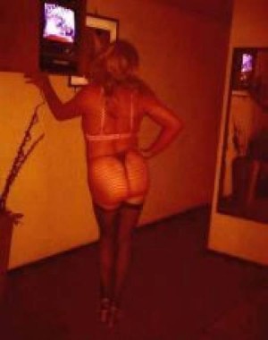 Devora gonzalez Escort putos hombres, putas mujeres, travestis de todas las regiones en Santiago |  Devora, culoncita,travesty. aguantadora y caliente solo llama 99501960, Caliente solo llama, soy muy goloza, lechera e insaciable