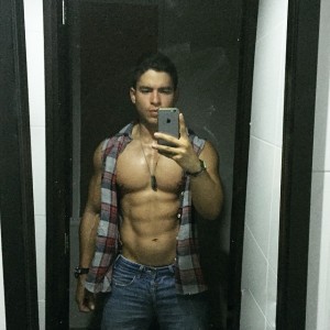 Marcelo Escort putos hombres, putas mujeres, travestis de todas las regiones en Santiago |  Scort de alto nivel guapo dotado 20 cm culon lampi&Ntilde;o 59827578, C/departamento y tambien voy a domicilio  full time 24 horas