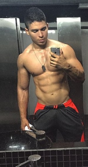 Felipe Escort putos hombres, putas mujeres, travestis de todas las regiones en Santiago |  Scort bisexual dotado 20 cm culon lampi&Ntilde;o , macho guapo 999349215, C/lugar y a domicilio full time