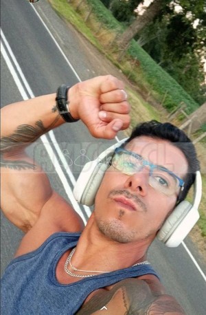 Camilo Escort putos hombres, putas mujeres, travestis de todas las regiones en Providencia |  Camilo el escort fraudulento y ladrón , Es un fraude, un ladron