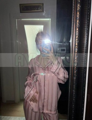 Emilia Escort putos hombres, putas mujeres, travestis de todas las regiones en Providencia |  Jovencita encuentros a cambio de dinero y pasarla rico , Educada 